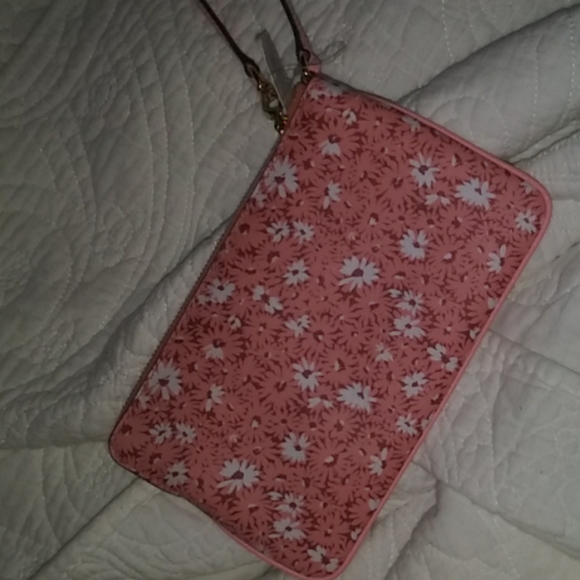 A Wristlet from Michael Kors - Picture 3 of 7